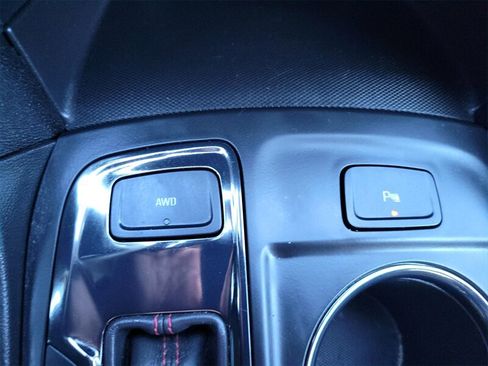 Used 2023 Chevrolet Equinox RS image 29