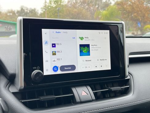 Used 2025 Toyota RAV4 LE image 21