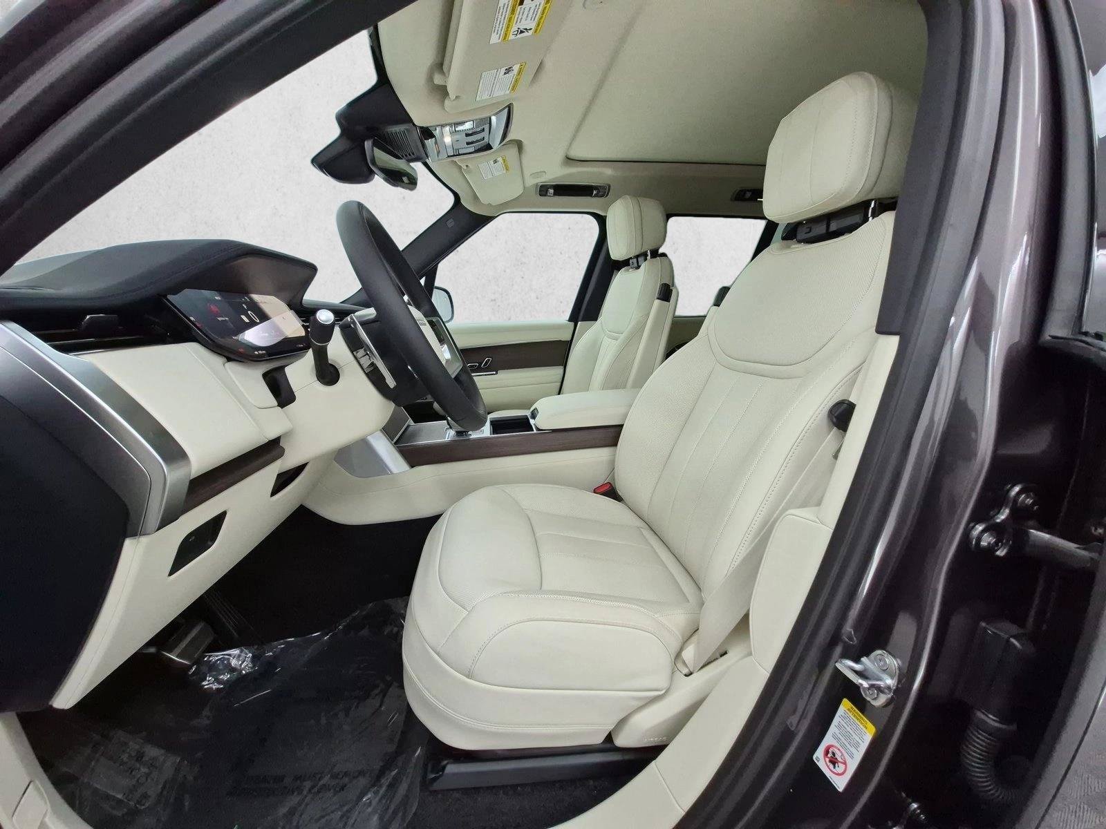 New 2027 Land Rover Range Rover SE AWD/4WD image 4