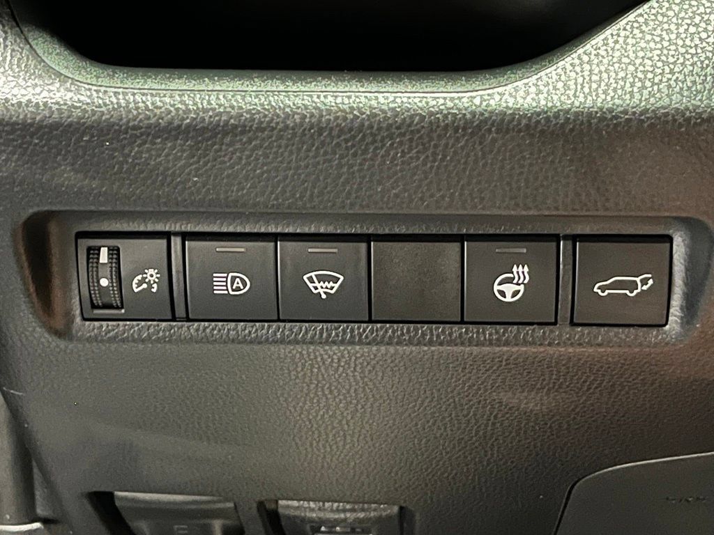 Used 2020 Toyota RAV4 XLE w/ Convenience Package AWD/4WD image 16