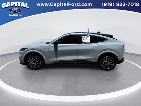 Certified 2025 Ford Mustang Mach-E Premium AWD/4WD image 5