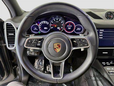 Used 2023 Porsche Cayenne AWD/4WD image 12