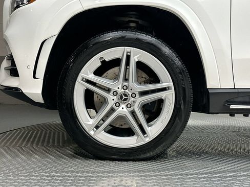 Used 2023 Mercedes-Benz GLS 450 4MATIC image 17