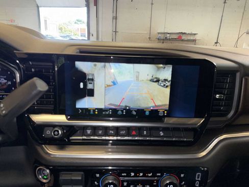 Used 2025 Chevrolet Silverado 2500 High Country w/ High Country Premium Package AWD/4WD image 15