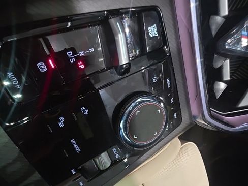 Used 2025 BMW X3 M50 w/ Premium Package image 41