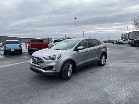 Used 2022 Ford Edge Titanium image 3