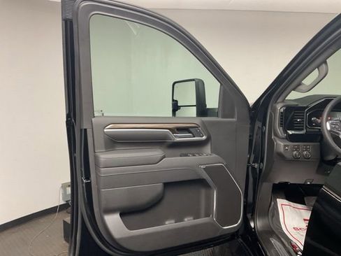 New 2026 Chevrolet Silverado 2500 LT w/ Trail Boss Package image 9