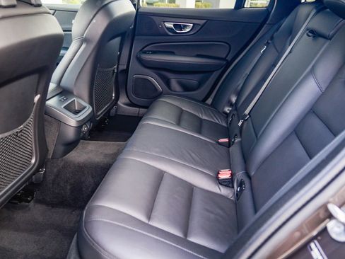 Used 2025 Volvo V60 B5 Cross Country Plus image 49