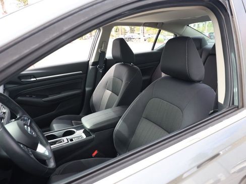 Used 2021 Nissan Altima 2.5 SV w/ SV Premium Package image 15