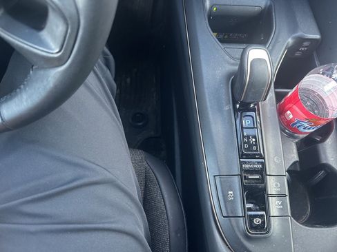 Used 2023 Toyota Crown XLE image 9