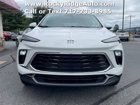 Used 2025 Buick Encore GX Preferred w/ Comfort Package image 2