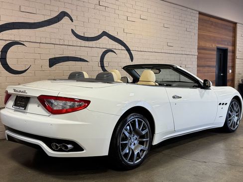 Used 2011 Maserati GranTurismo Convertible RWD image 7
