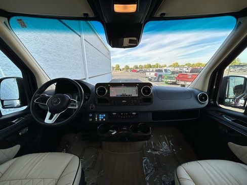 Used 2020 Mercedes-Benz Sprinter 3500 image 2