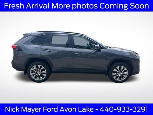 Used 2022 Toyota RAV4 XLE Premium AWD/4WD image 6