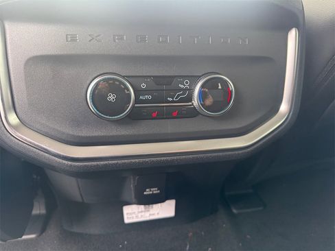 New 2026 Ford Expedition Max Platinum w/ Driver's Package image 24