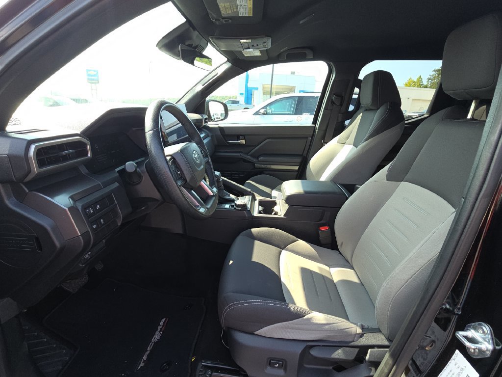 Used 2025 Toyota Tacoma TRD Off-Road AWD/4WD image 17