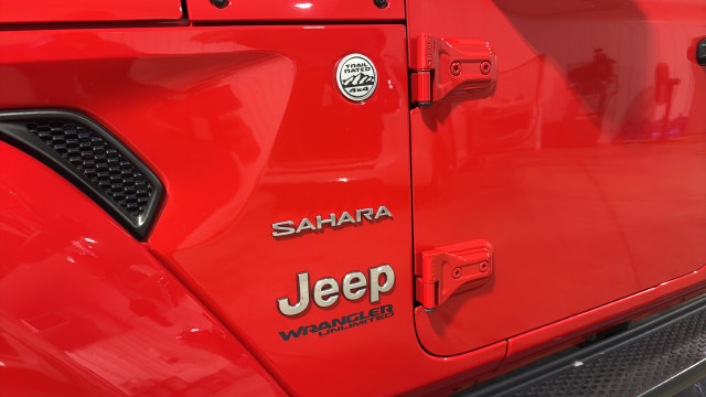 Used 2020 Jeep Wrangler Unlimited Sahara AWD/4WD image 36