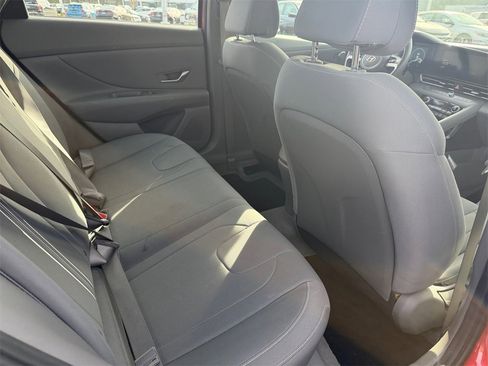 Used 2023 Hyundai Elantra SEL w/ Convenience Package image 17