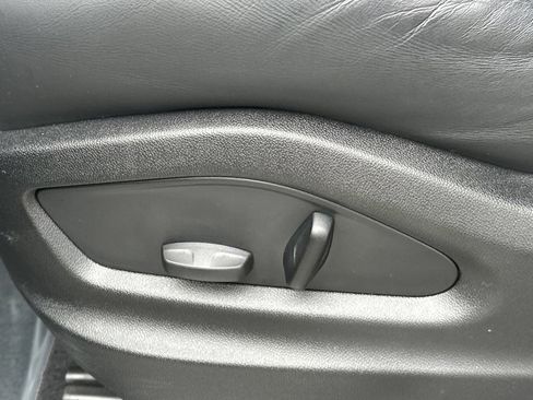 Used 2023 Porsche Cayenne Platinum Edition image 17