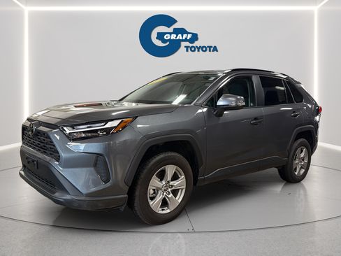 Used 2025 Toyota RAV4 XLE AWD/4WD image 12