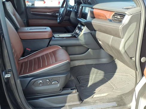 Used 2023 GMC Yukon Denali Ultimate image 33