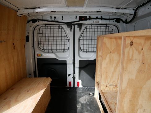 Used 2015 Ford Transit 250 130 Low Roof image 12