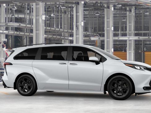 New 2026 Toyota Sienna XLE Woodland Edition image 13