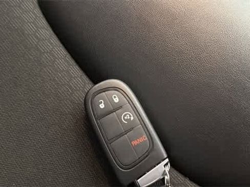 Used 2021 Jeep Cherokee Latitude Plus image 35