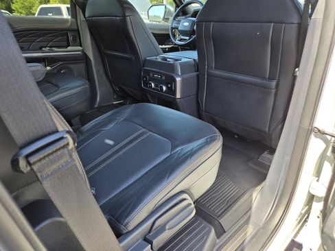 Used 2024 Ford Expedition Platinum RWD image 19