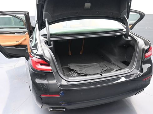Used 2022 BMW 530i xDrive w/ Convenience Package image 17