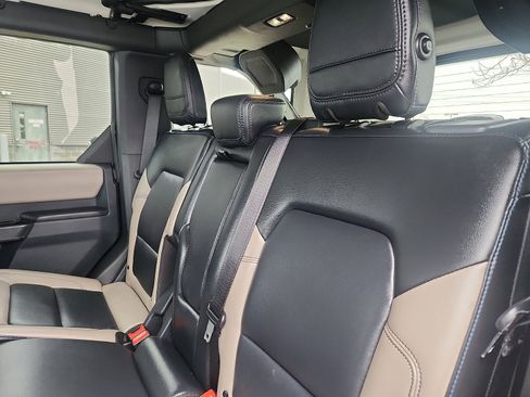 Used 2024 Ford Bronco Wildtrak image 25