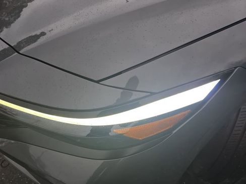 Certified 2024 Hyundai Elantra Limited image 44