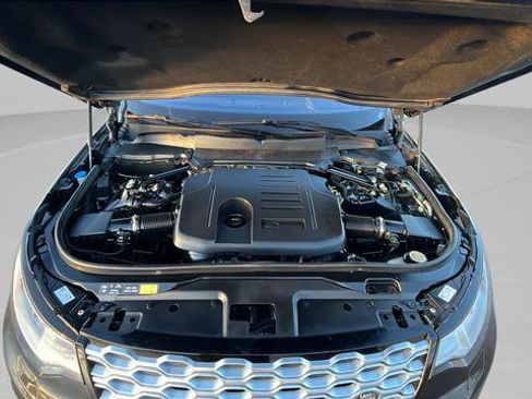 Used 2023 Land Rover Discovery Metropolitan Edition image 29