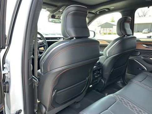 New 2026 Jeep Grand Cherokee Summit image 26