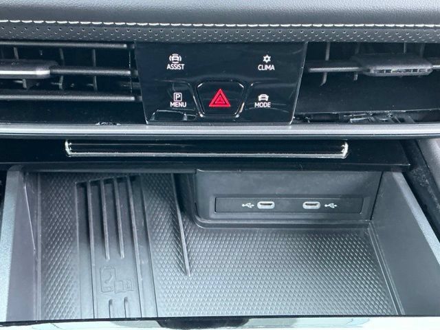 Used 2025 Volkswagen Atlas SE FWD image 27