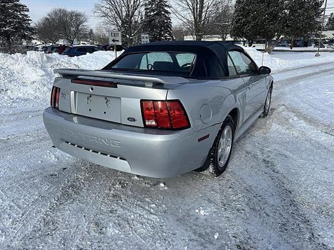 Used 2002 Ford Mustang Deluxe Convertible image 5