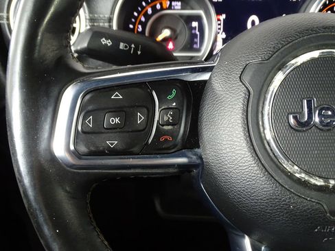 Used 2018 Jeep Wrangler Unlimited Sahara image 23