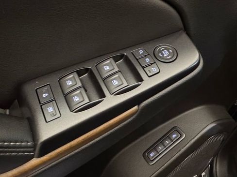 Used 2018 GMC Yukon Denali w/ Denali Ultimate Package image 5