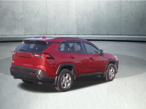 Used 2022 Toyota RAV4 XLE w/ Convenience Package AWD/4WD image 16