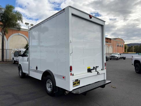 New 2025 Chevrolet Express 3500 w/ Power Convenience Package image 6