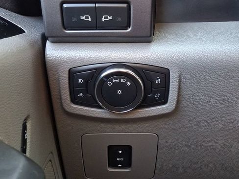 Used 2016 Ford F150 XLT w/ Equipment Group 302A Luxury AWD/4WD image 24