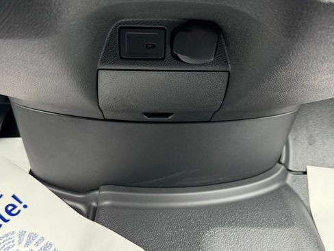 Used 2025 Mercedes-Benz Sprinter 2500 image 26