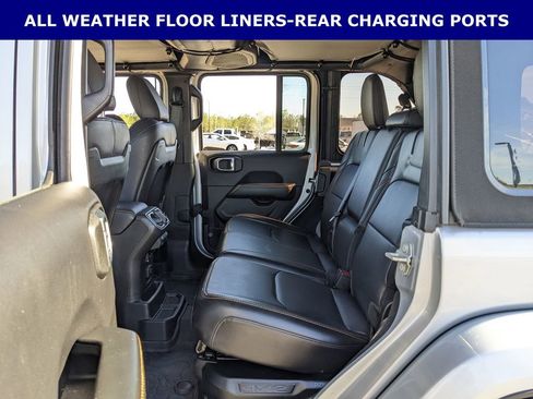 Used 2024 Jeep Wrangler Unlimited Sahara w/ Technology Group image 17