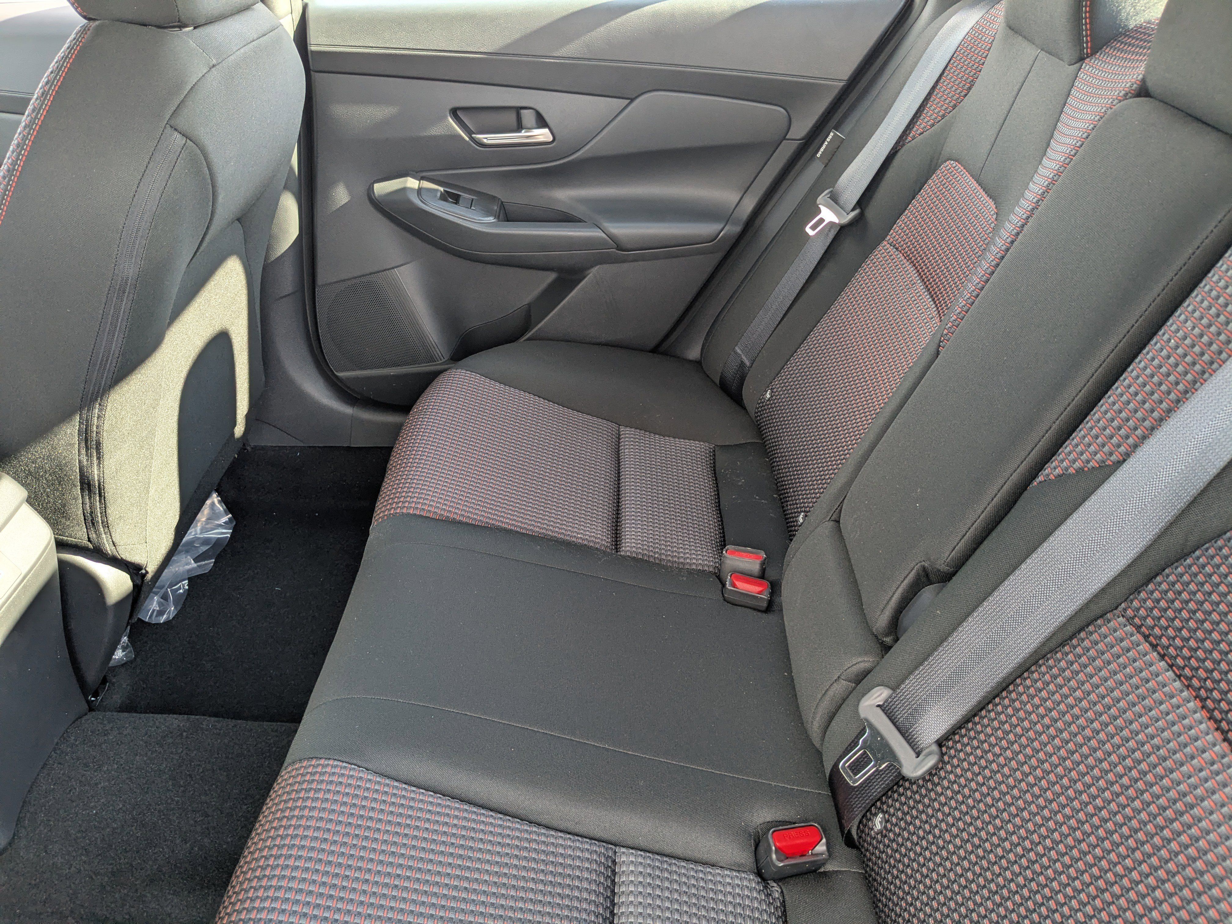 New 2027 Nissan Sentra SR w/ Floor Mat Package FWD image 24
