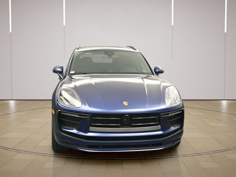 Certified 2026 Porsche Macan AWD/4WD image 27