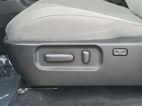 Used 2022 Toyota Tacoma SR5 AWD/4WD image 13