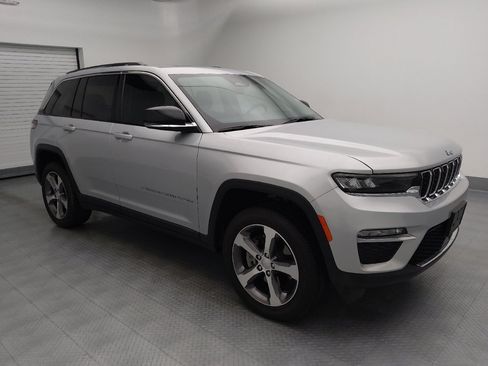 Used 2024 Jeep Grand Cherokee Limited 4xe AWD/4WD image 11
