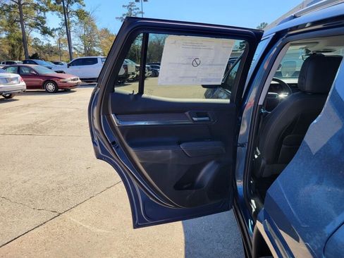 New 2026 GMC Terrain Denali w/ LPO, Floor Liner Package image 28