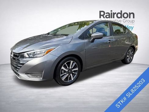 Used 2025 Nissan Versa SV FWD image 3