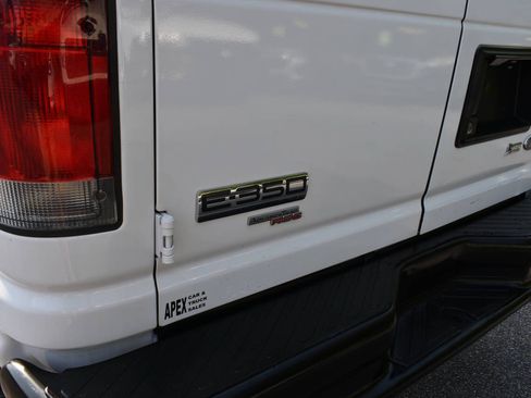 Used 2014 Ford E-350 and Econoline 350 Super Duty RWD image 31